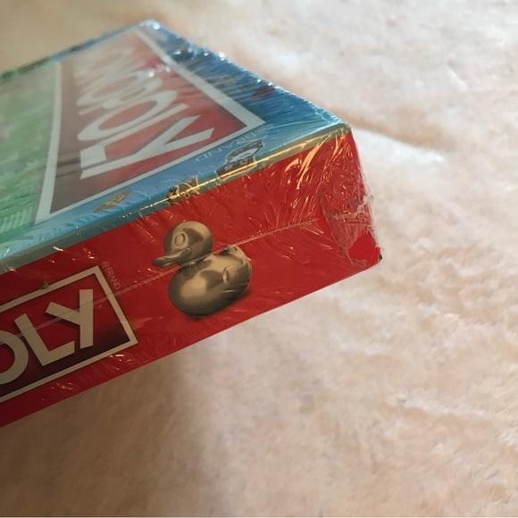 Hasbro Monopoly Classic Board Gam 2017 Hasbro Brand New C1009 - Picture 12 of 13